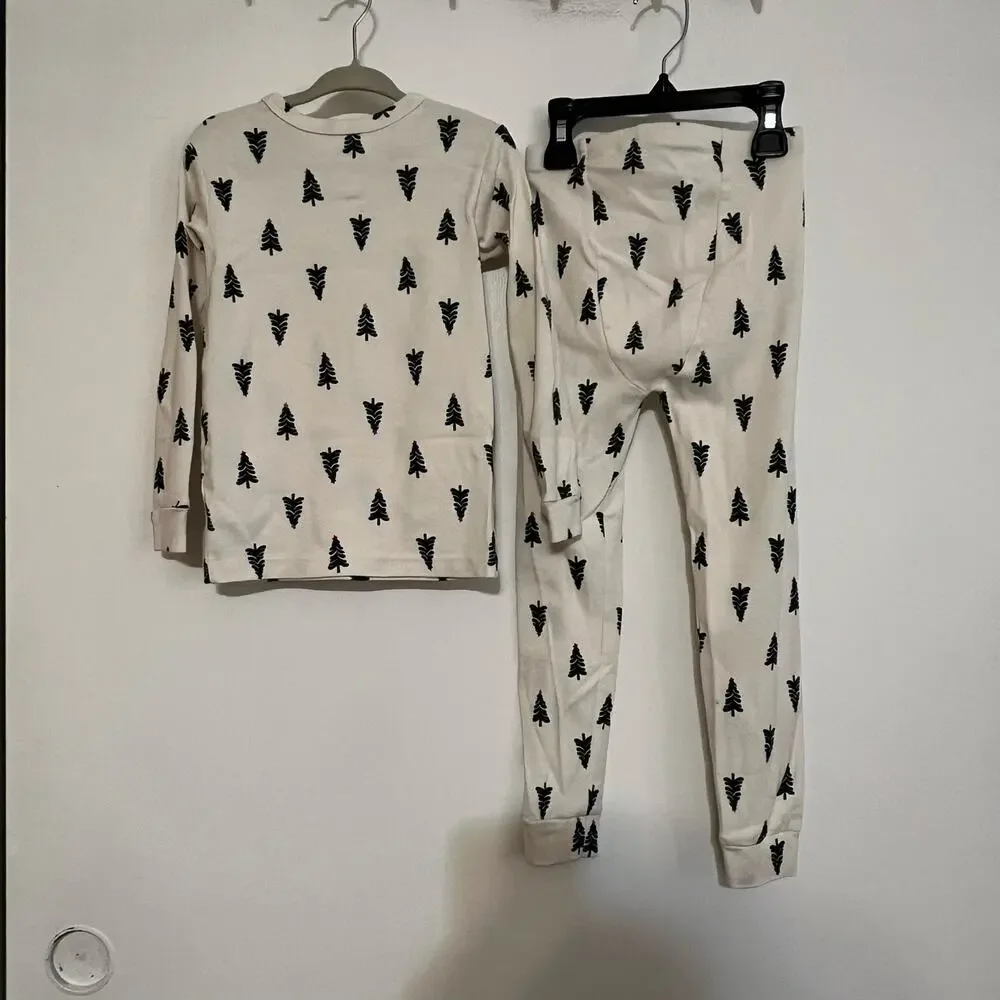 Gap organic holiday tree pajamas